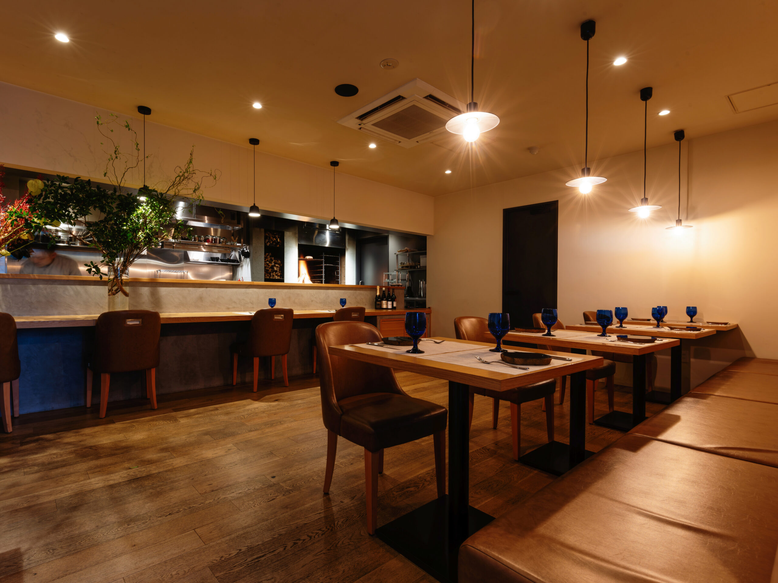 varm restaurant / COFFEE & BAKERY